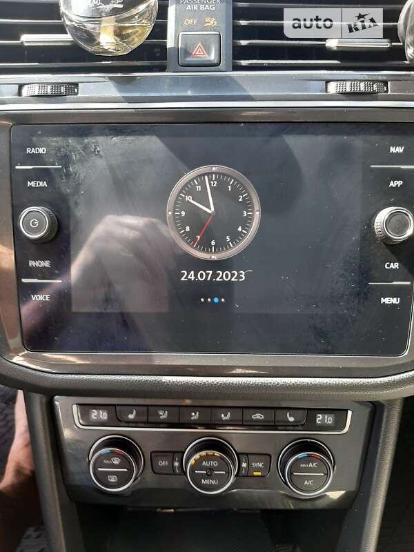 Внедорожник / Кроссовер Volkswagen Tiguan 2017 в Лохвице