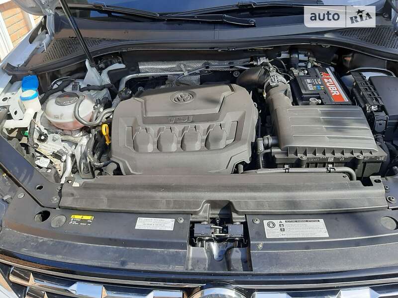 Внедорожник / Кроссовер Volkswagen Tiguan 2017 в Лохвице