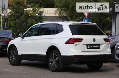 Позашляховик / Кросовер Volkswagen Tiguan 2017 в Києві