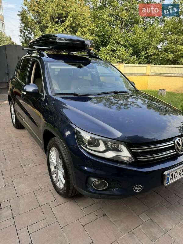 Внедорожник / Кроссовер Volkswagen Tiguan 2012 в Ужгороде