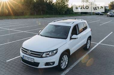 Внедорожник / Кроссовер Volkswagen Tiguan 2015 в Черновцах