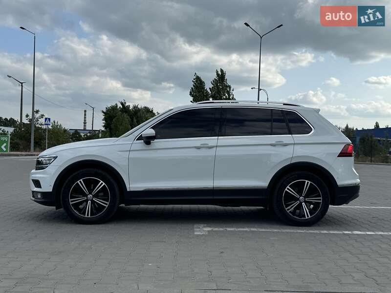 Внедорожник / Кроссовер Volkswagen Tiguan 2019 в Хмельницком