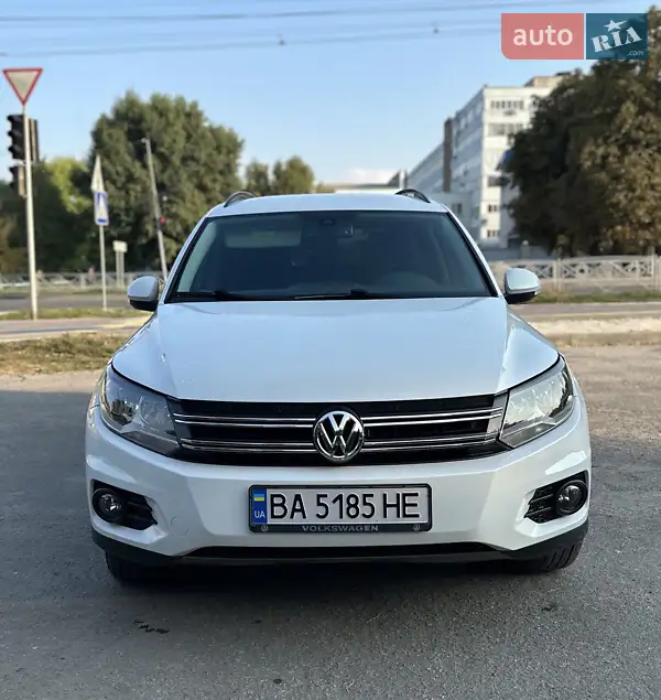 Внедорожник / Кроссовер Volkswagen Tiguan 2016 в 