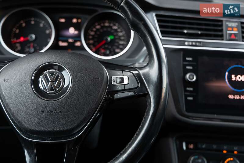 Внедорожник / Кроссовер Volkswagen Tiguan 2017 в Луцке