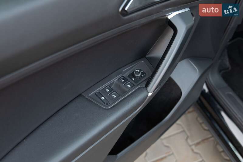 Внедорожник / Кроссовер Volkswagen Tiguan 2017 в Луцке