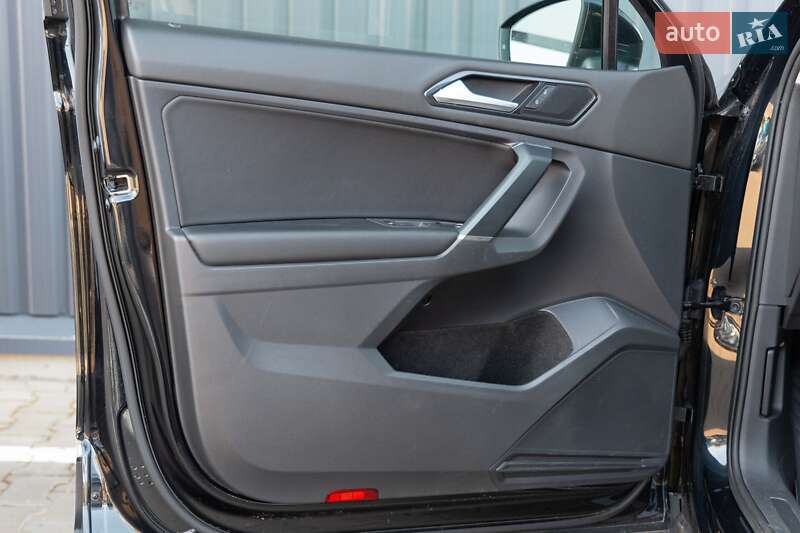 Внедорожник / Кроссовер Volkswagen Tiguan 2017 в Луцке