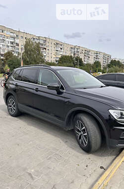 Внедорожник / Кроссовер Volkswagen Tiguan 2018 в Львове