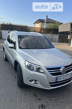 Внедорожник / Кроссовер Volkswagen Tiguan 2010 в Одессе