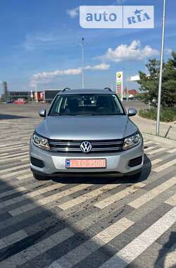 Внедорожник / Кроссовер Volkswagen Tiguan 2016 в Львове