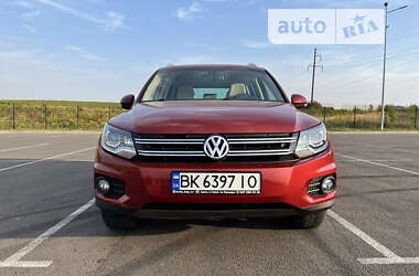 Позашляховик / Кросовер Volkswagen Tiguan 2015 в Рівному