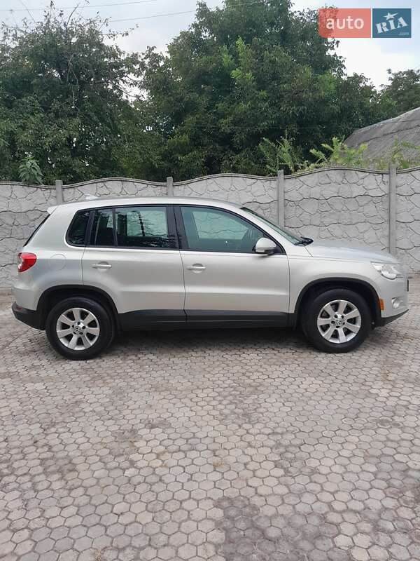 Внедорожник / Кроссовер Volkswagen Tiguan 2009 в Чернигове