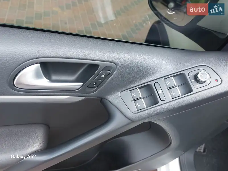 Volkswagen Tiguan 2013 VIN WVGAV3AX1EW038579 фото оголошення 16 з 73