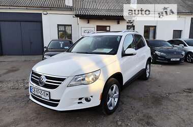 Позашляховик / Кросовер Volkswagen Tiguan 2010 в Чернігові