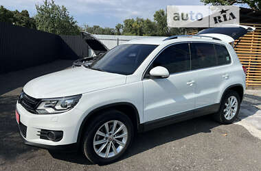 Внедорожник / Кроссовер Volkswagen Tiguan 2015 в Киеве