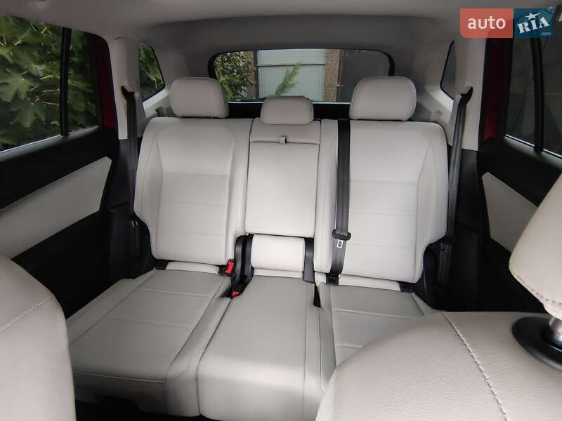 Внедорожник / Кроссовер Volkswagen Tiguan 2017 в Ужгороде фото 27 Внедорожник / Кроссовер Volkswagen Tiguan 2017 в Ужгороде