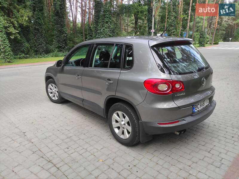 Внедорожник / Кроссовер Volkswagen Tiguan 2010 в Львове