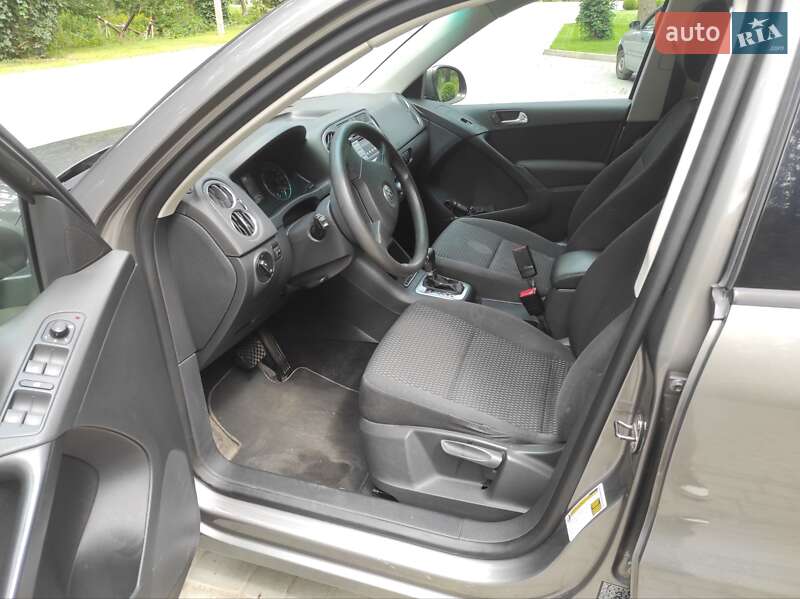 Внедорожник / Кроссовер Volkswagen Tiguan 2010 в Львове