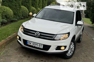 Внедорожник / Кроссовер Volkswagen Tiguan 2013 в Сарнах