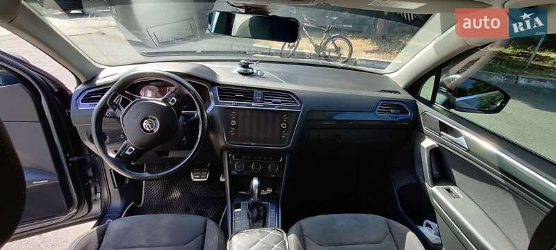 Внедорожник / Кроссовер Volkswagen Tiguan 2017 в Горишних Плавнях