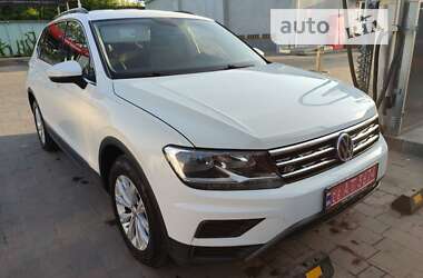 Внедорожник / Кроссовер Volkswagen Tiguan 2018 в Львове