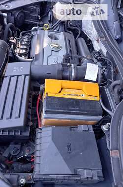 Внедорожник / Кроссовер Volkswagen Tiguan 2013 в 