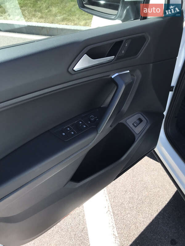 Внедорожник / Кроссовер Volkswagen Tiguan 2021 в Киеве