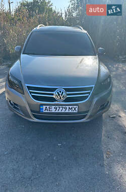 Внедорожник / Кроссовер Volkswagen Tiguan 2010 в Днепре