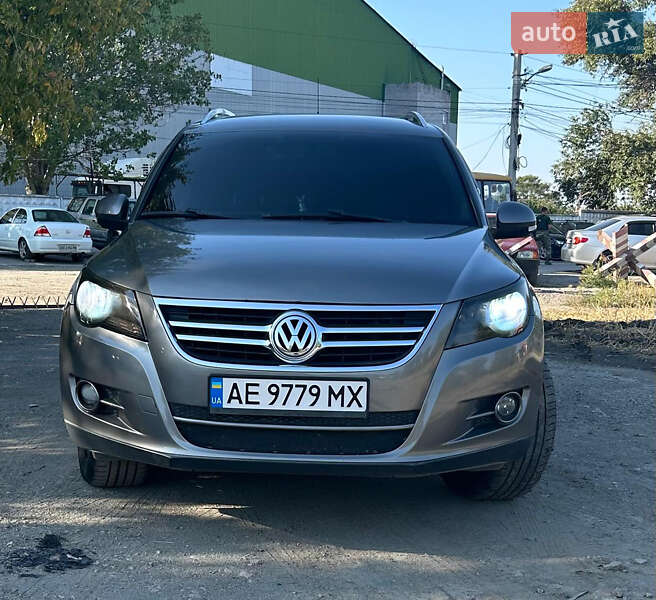 Внедорожник / Кроссовер Volkswagen Tiguan 2010 в Днепре