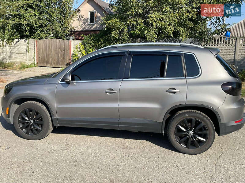 Внедорожник / Кроссовер Volkswagen Tiguan 2010 в Днепре