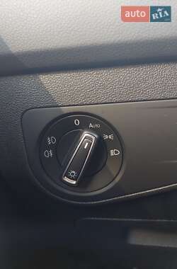 Внедорожник / Кроссовер Volkswagen Tiguan 2019 в 