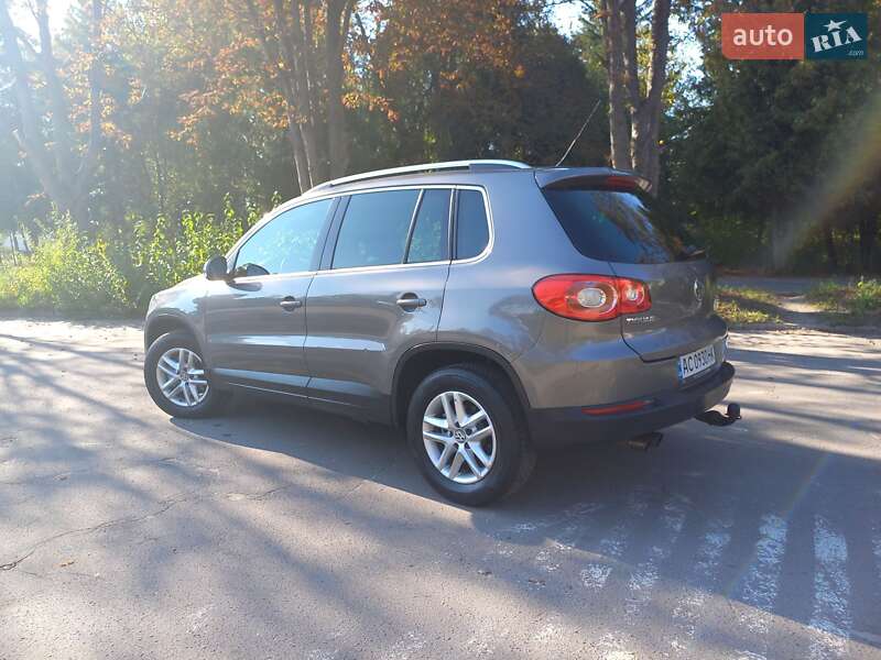 Позашляховик / Кросовер Volkswagen Tiguan 2010 в Луцьку