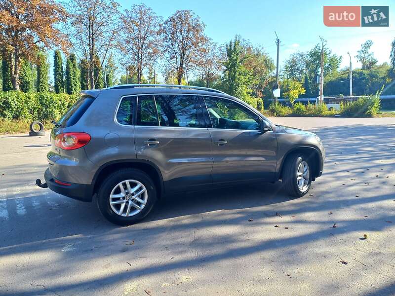 Позашляховик / Кросовер Volkswagen Tiguan 2010 в Луцьку