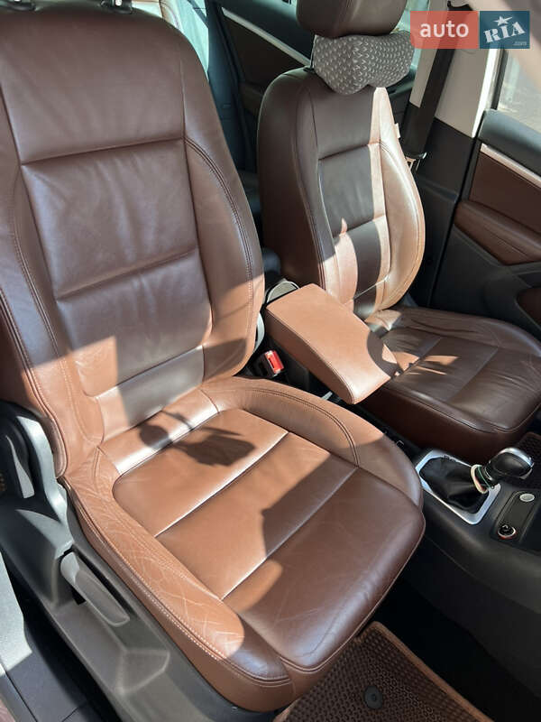 Внедорожник / Кроссовер Volkswagen Tiguan 2013 в Хмельницком