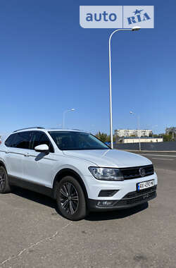 Позашляховик / Кросовер Volkswagen Tiguan 2017 в Харкові