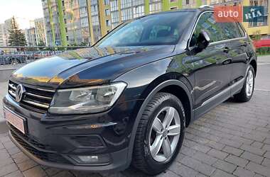 Внедорожник / Кроссовер Volkswagen Tiguan 2019 в 