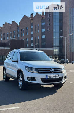 Позашляховик / Кросовер Volkswagen Tiguan 2015 в Києві