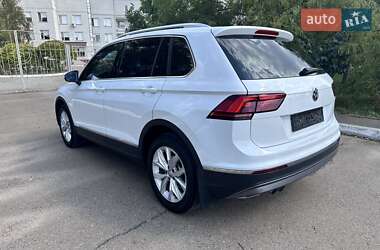 Внедорожник / Кроссовер Volkswagen Tiguan 2017 в 