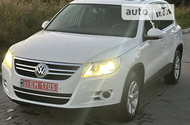 Внедорожник / Кроссовер Volkswagen Tiguan 2011 в Ровно