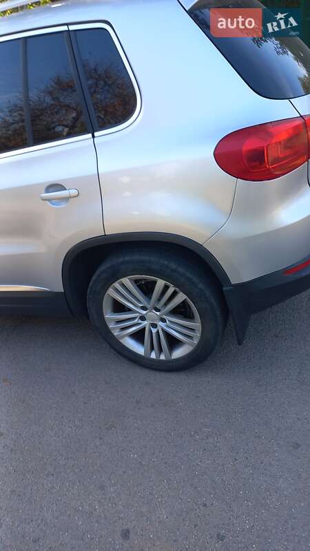 Внедорожник / Кроссовер Volkswagen Tiguan 2011 в Кропивницком
