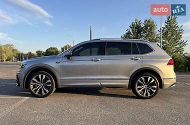 Внедорожник / Кроссовер Volkswagen Tiguan 2020 в 