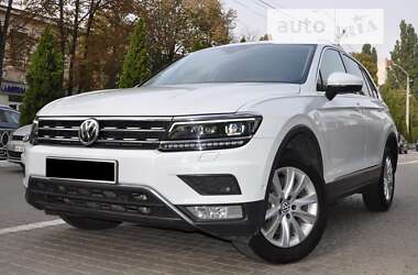 Позашляховик / Кросовер Volkswagen Tiguan 2017 в Одесі