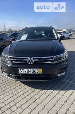 Внедорожник / Кроссовер Volkswagen Tiguan 2017 в Черновцах