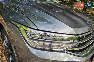 Внедорожник / Кроссовер Volkswagen Tiguan 2022 в 