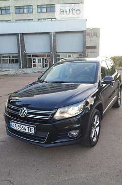 Внедорожник / Кроссовер Volkswagen Tiguan 2011 в Киеве