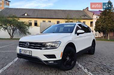 Внедорожник / Кроссовер Volkswagen Tiguan 2017 в Богородчанах