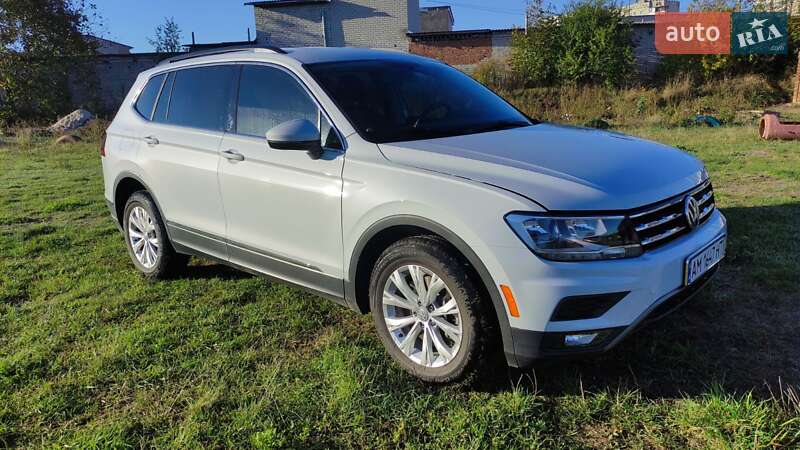 Внедорожник / Кроссовер Volkswagen Tiguan 2017 в Житомире