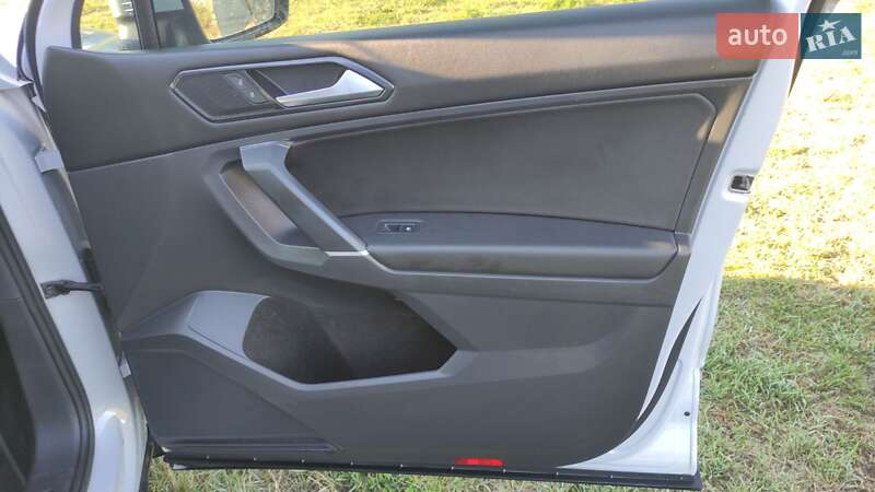 Внедорожник / Кроссовер Volkswagen Tiguan 2017 в Житомире