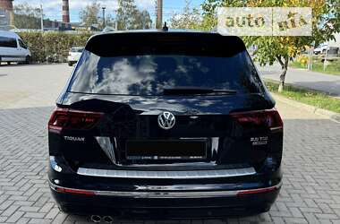 Позашляховик / Кросовер Volkswagen Tiguan 2017 в Чернівцях