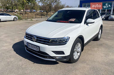 Позашляховик / Кросовер Volkswagen Tiguan 2018 в 