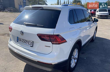 Позашляховик / Кросовер Volkswagen Tiguan 2018 в 